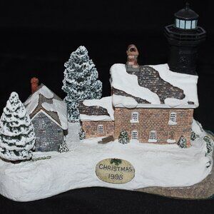 HARBOUR LIGHTS Christmas 1998  Old Field Point Lighthouse Number 707. Box & COA